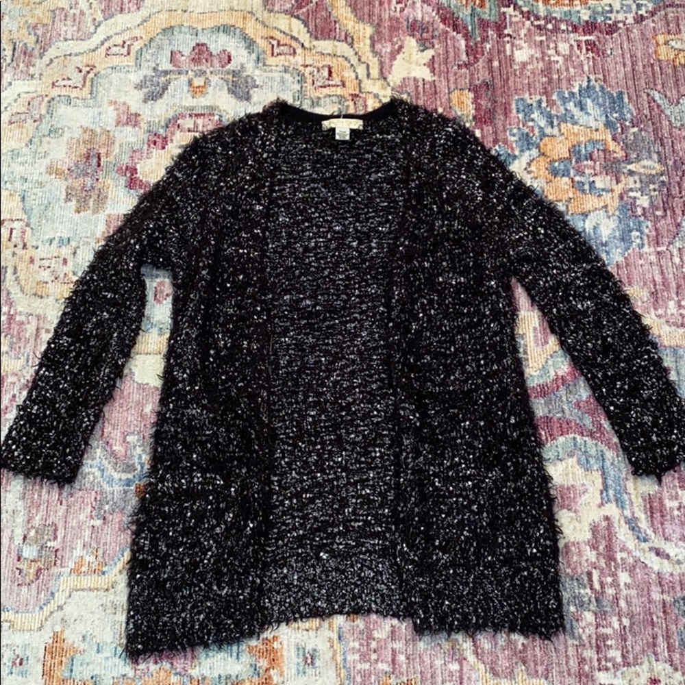 Yarn Cardigan - Picture 2 of 2